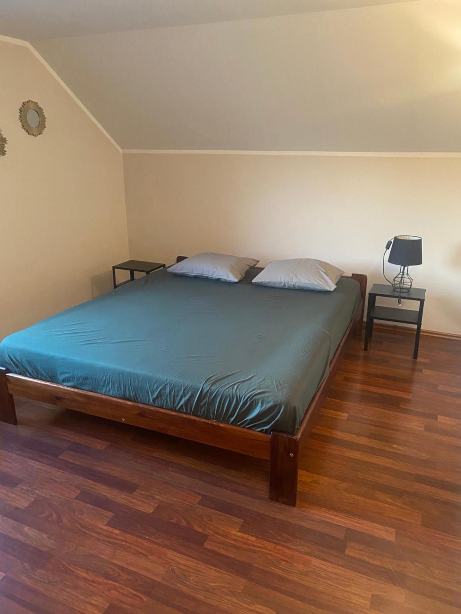 Holiday home Dom Z Kominkiem Nad Jeziorem W Przybrodzinie Powidz (Slupca)