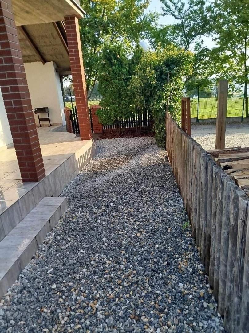 Dom Z Kominkiem Nad Jeziorem W Przybrodzinie Holiday home *